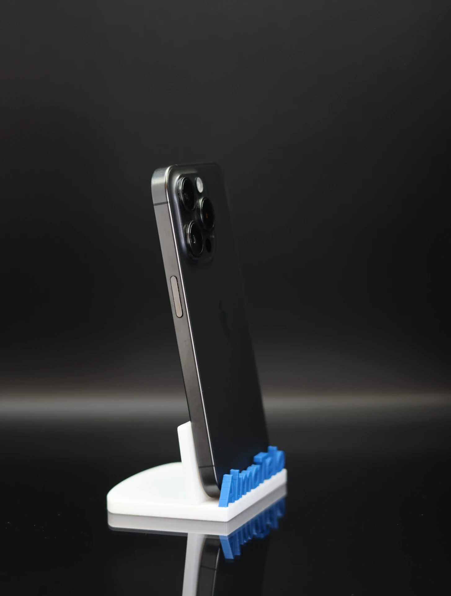 Apple iPhone 15 Pro 128 GB Black Titanium 100%