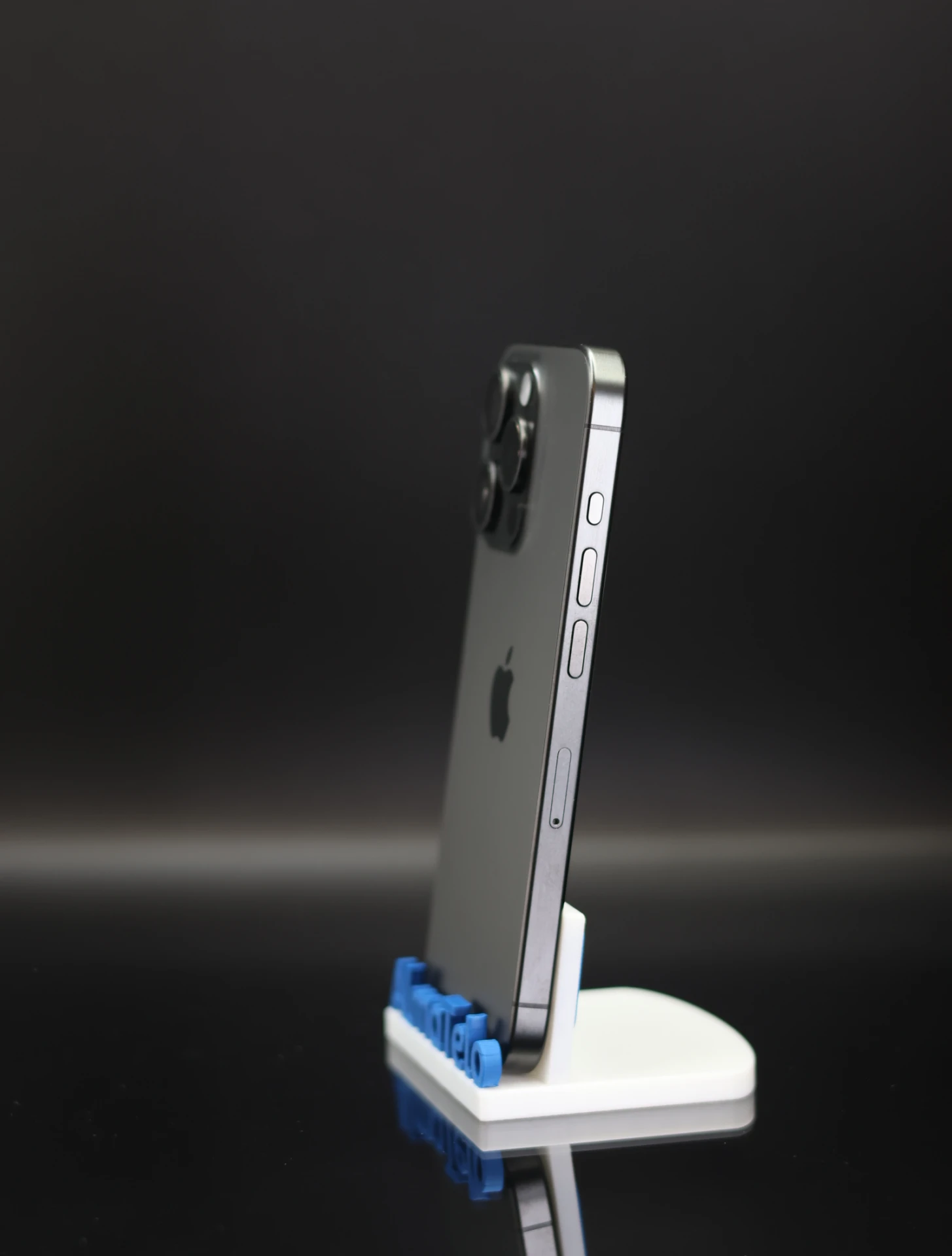 Apple iPhone 15 Pro 128 GB Black Titanium 100%