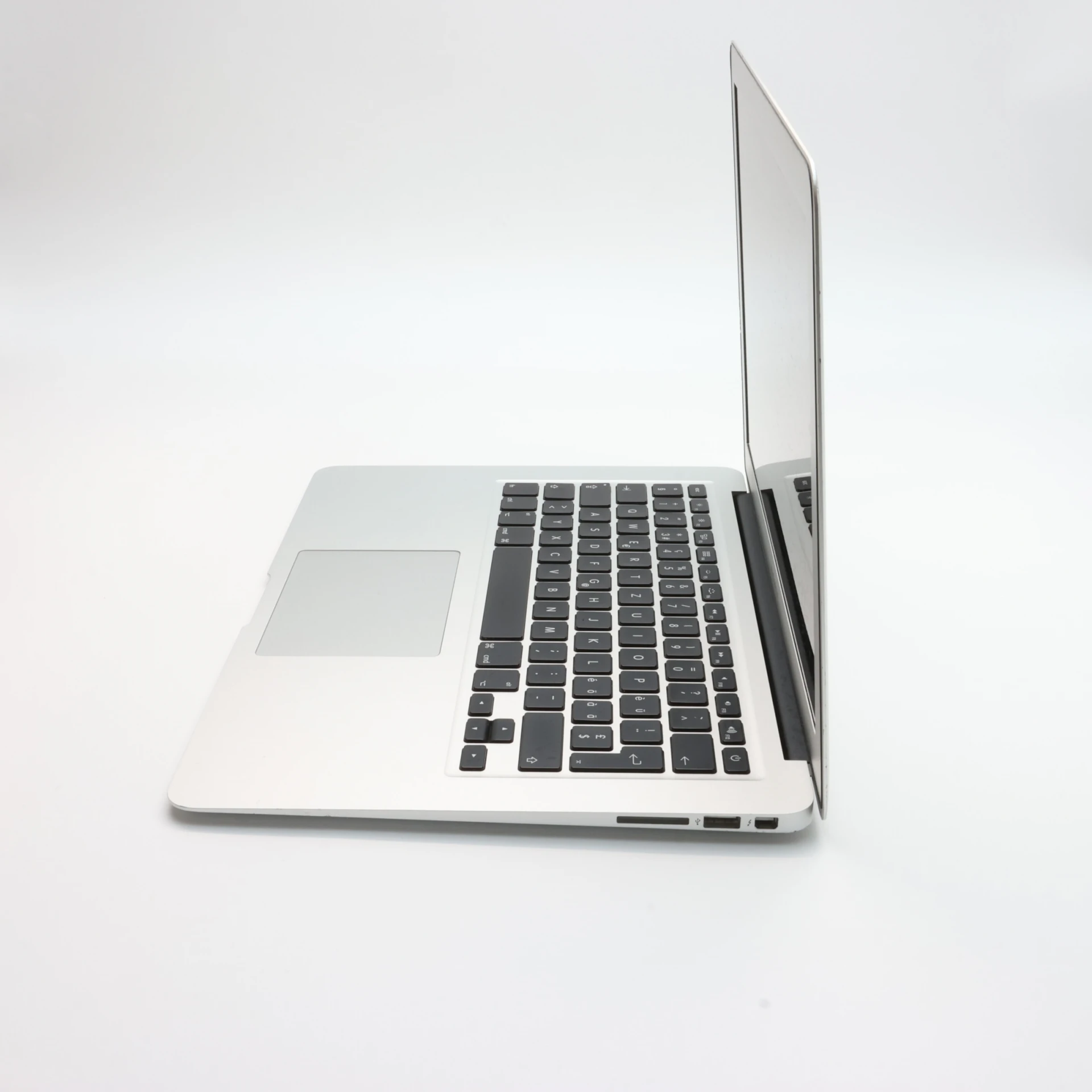 Apple Macbook AIR 128 GB Silver 3 ciklus 2015 13 i5 8 GB SSD