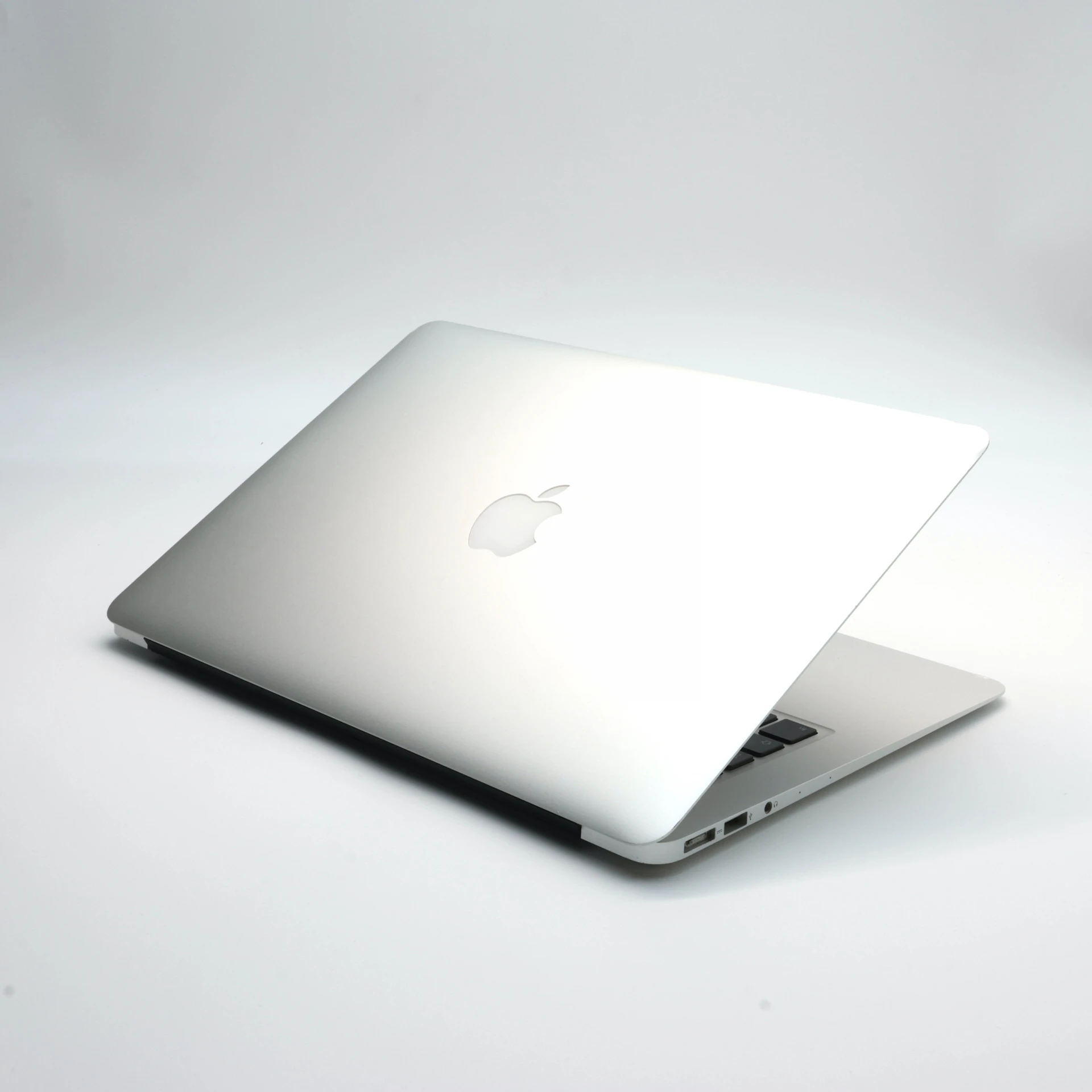  MacBook Air 13" 2015 i5 128 GB 4 GB RAM Silver EU Bill 