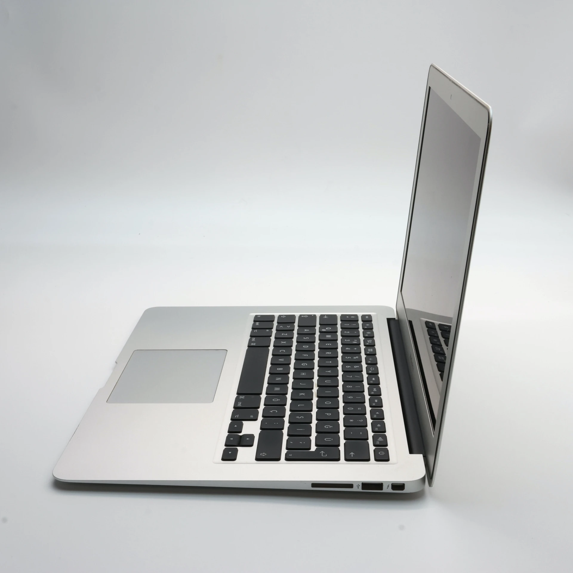 Apple MacBook Air 13″ 2017 i5 128 GB 8 GB RAM Silver EU Bill 