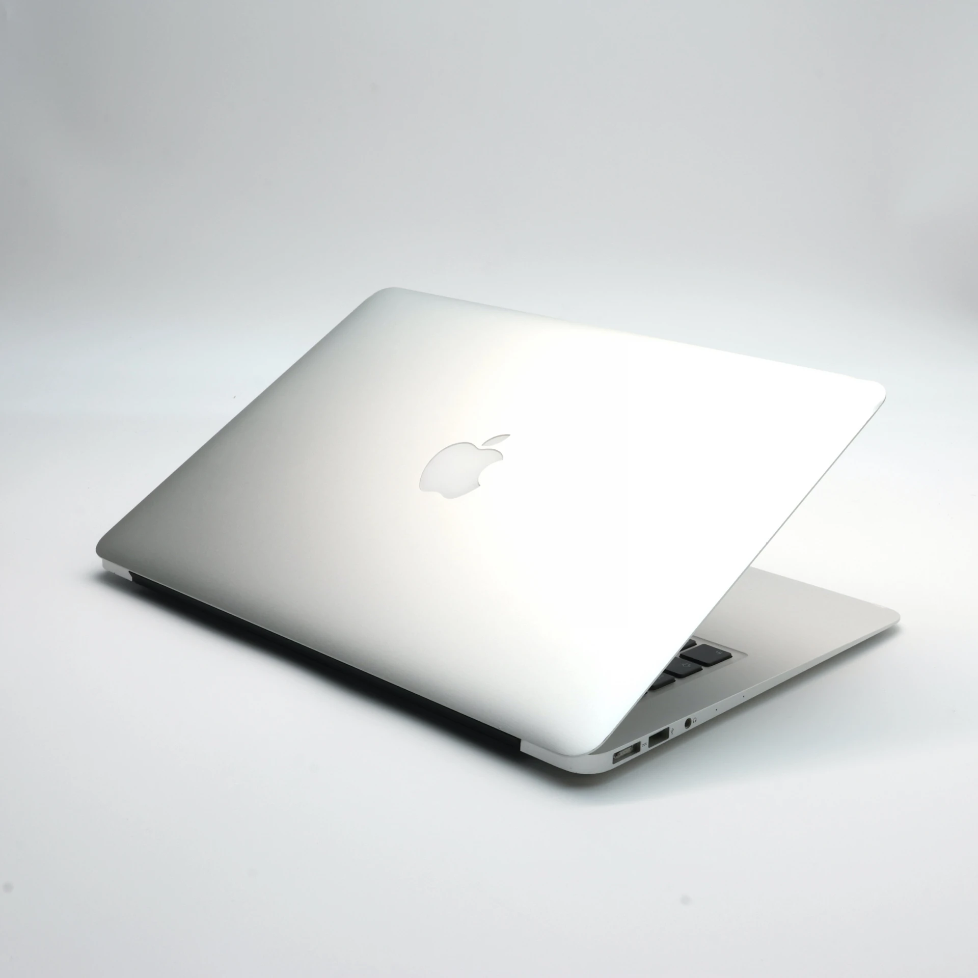 Apple MacBook Air 13″ 2017 i7 512 GB 8 GB RAM Silver EU Bill 