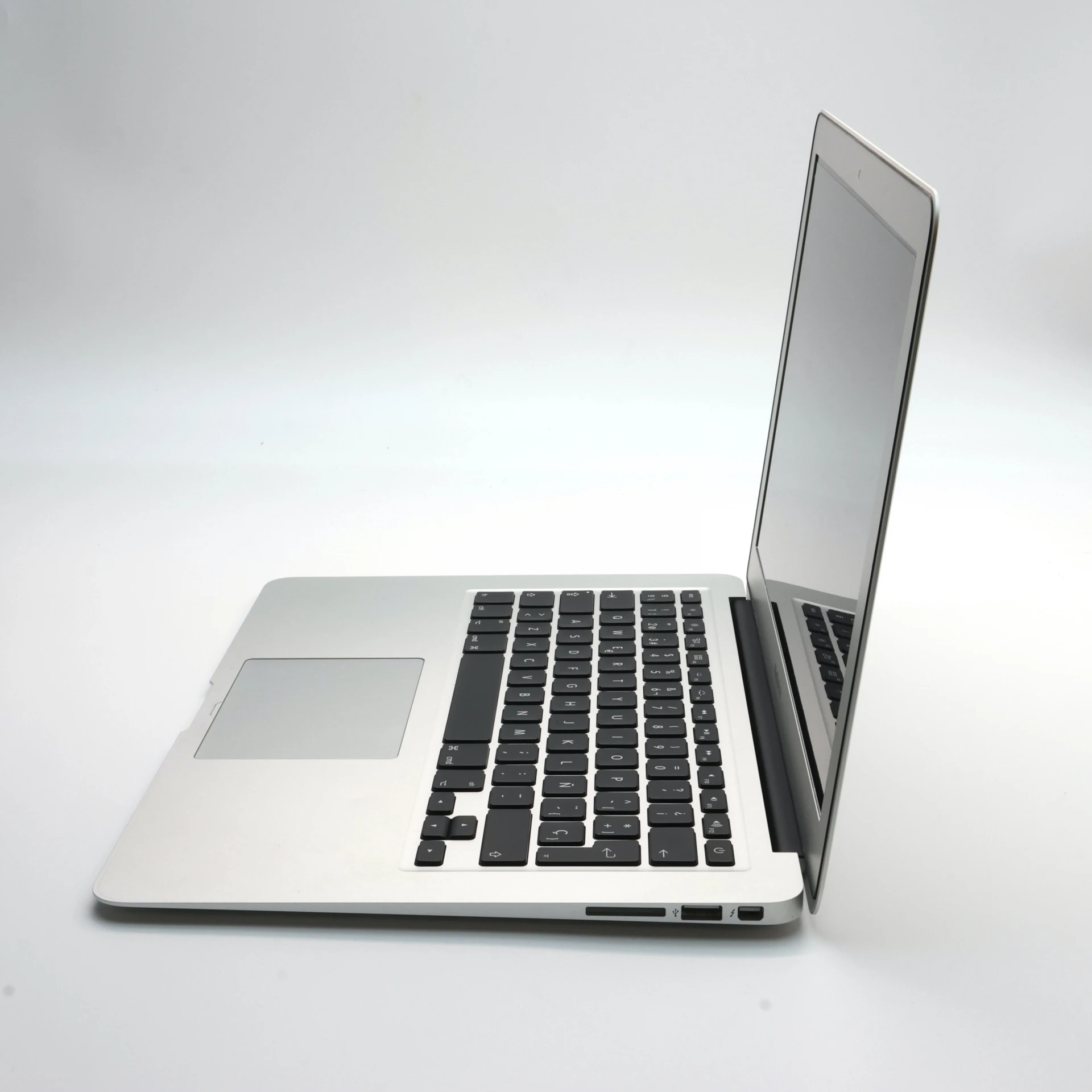 Apple MacBook Air 13″ 2017 i5 128 GB 8 GB RAM Silver EU Bill 