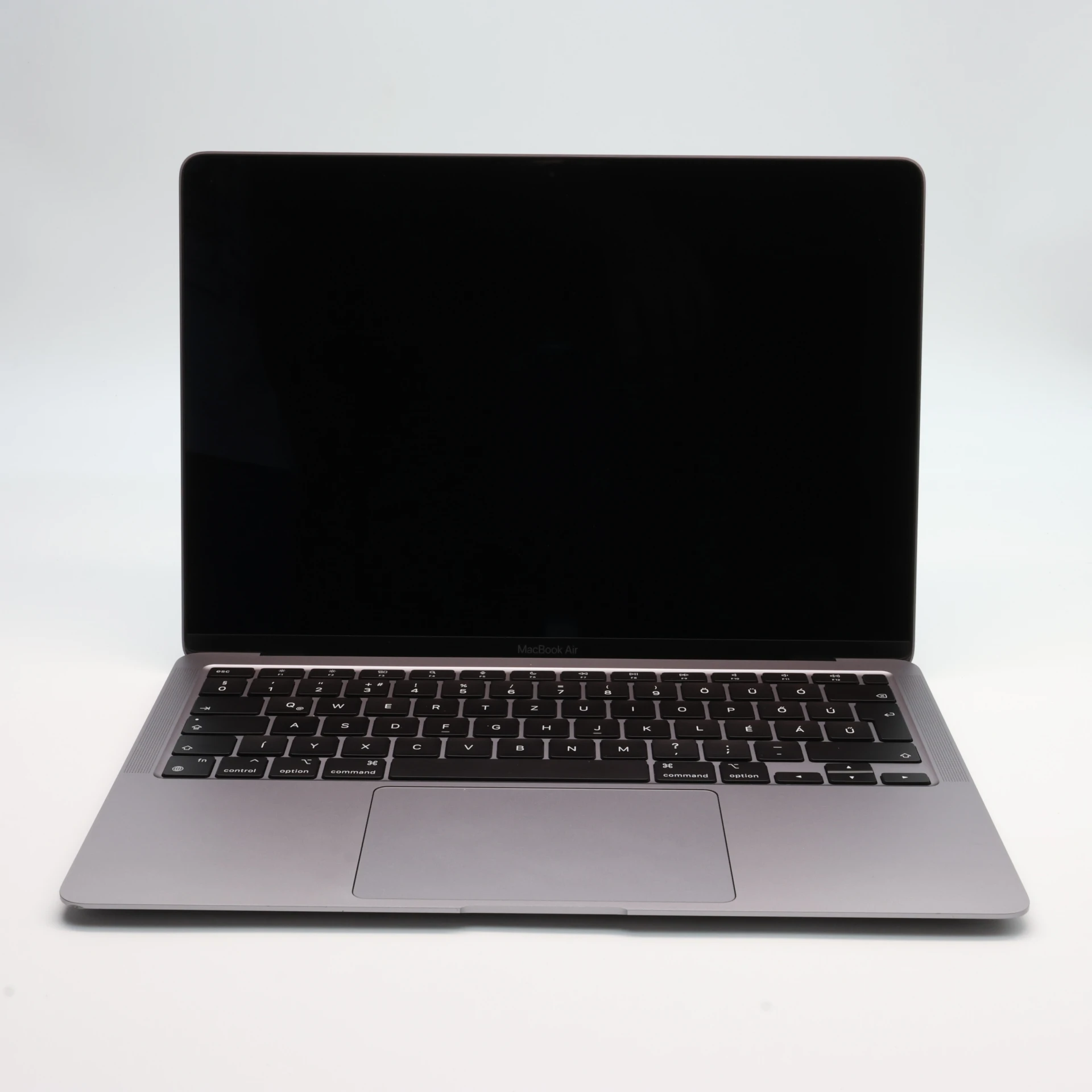 Apple MacBook Air 13″ 2020 256 GB Space Gray 99 ciklus M1 