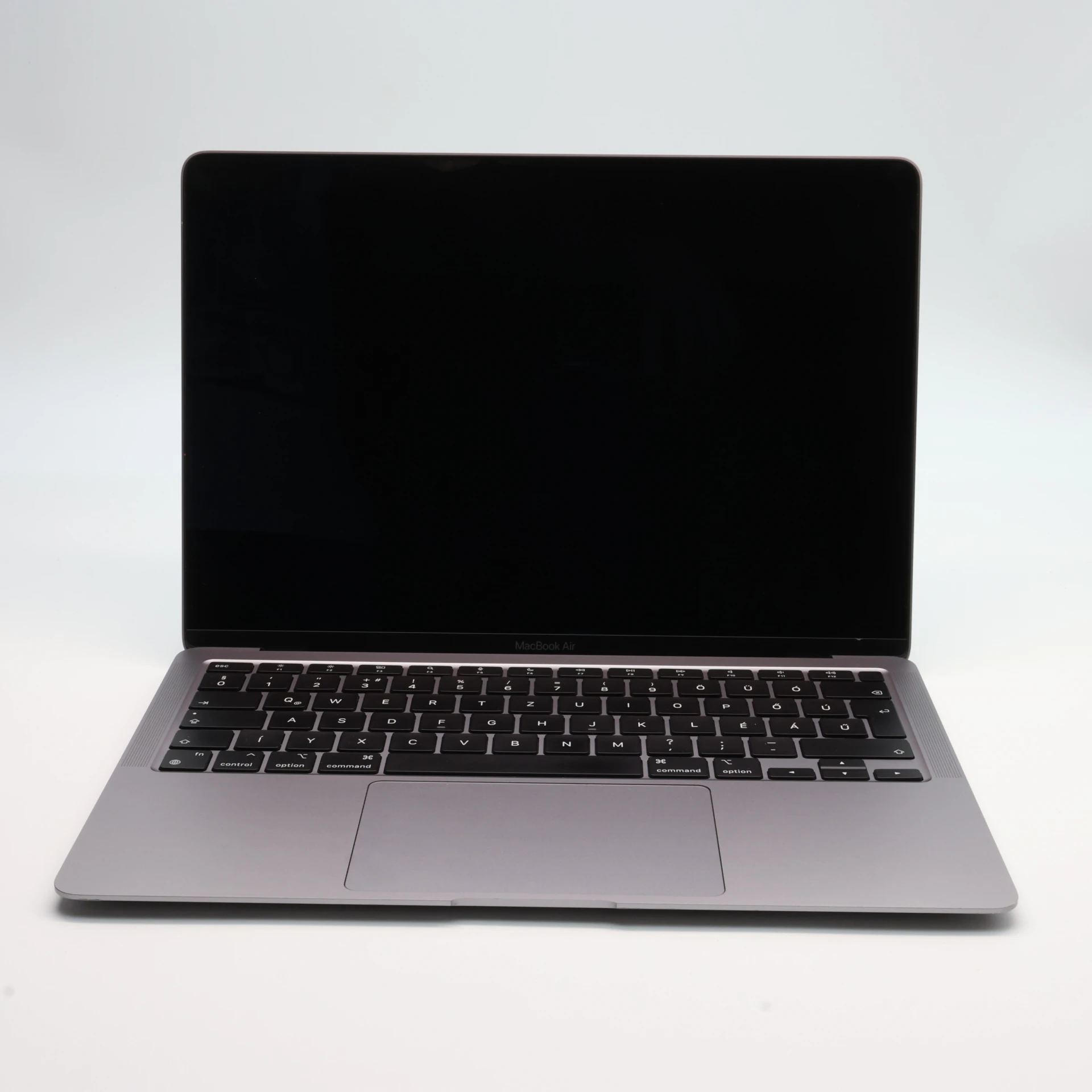 Apple MacBook Air 13″ 2020 256 GB Space Gray 93 ciklus M1 