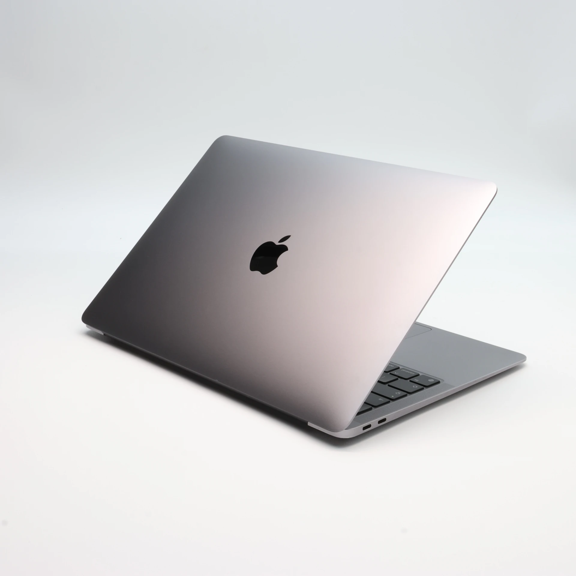 Apple MacBook Air 13″ 2020 512 GB Space Gray 85 ciklus M1 