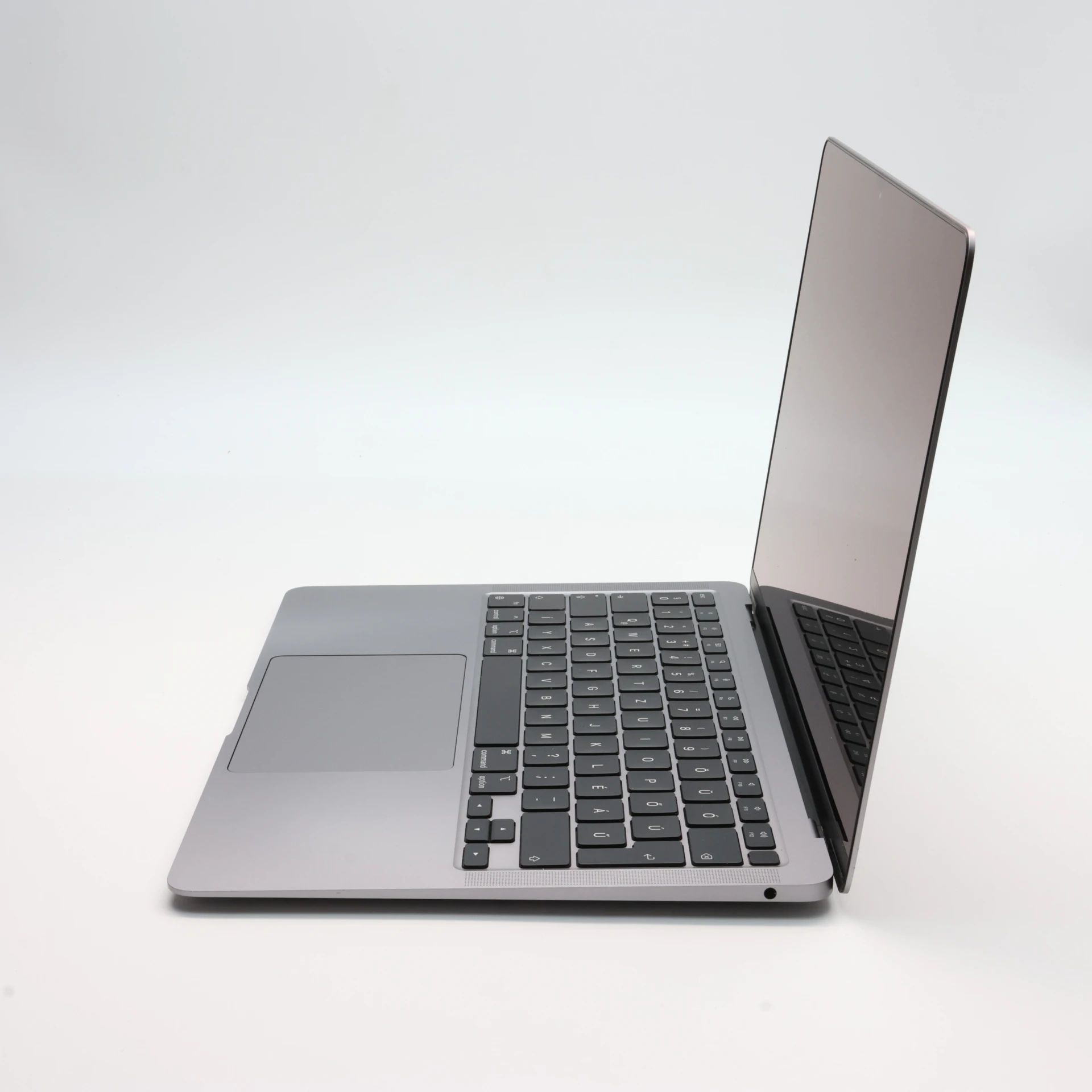 Apple MacBook Air 13″ 2020 256 GB Space Gray 89 ciklus M1 
