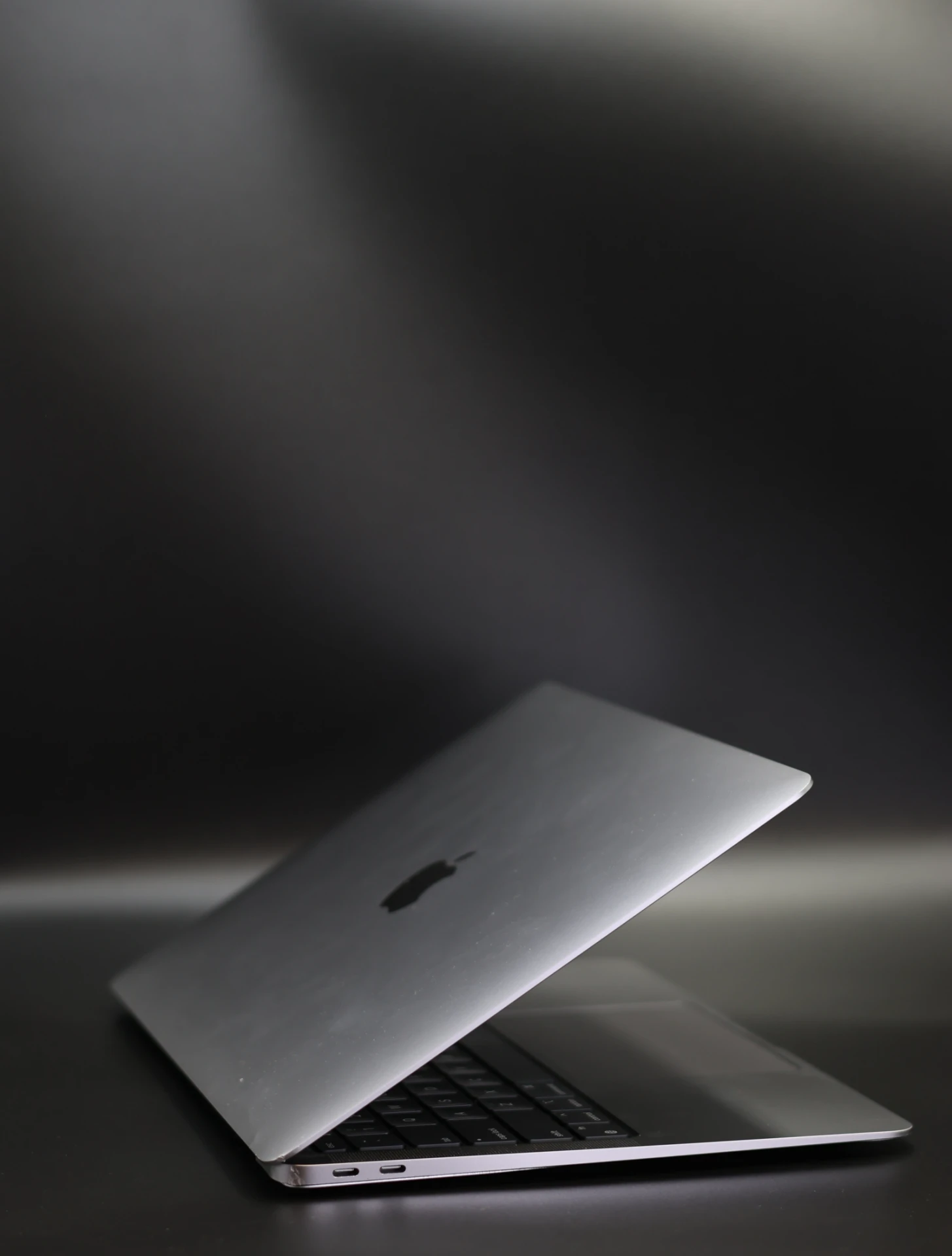 Apple MacBook Air 13″ 2020 M1 256 GB SSD 8 GB RAM Space Gray 86% USA Bill