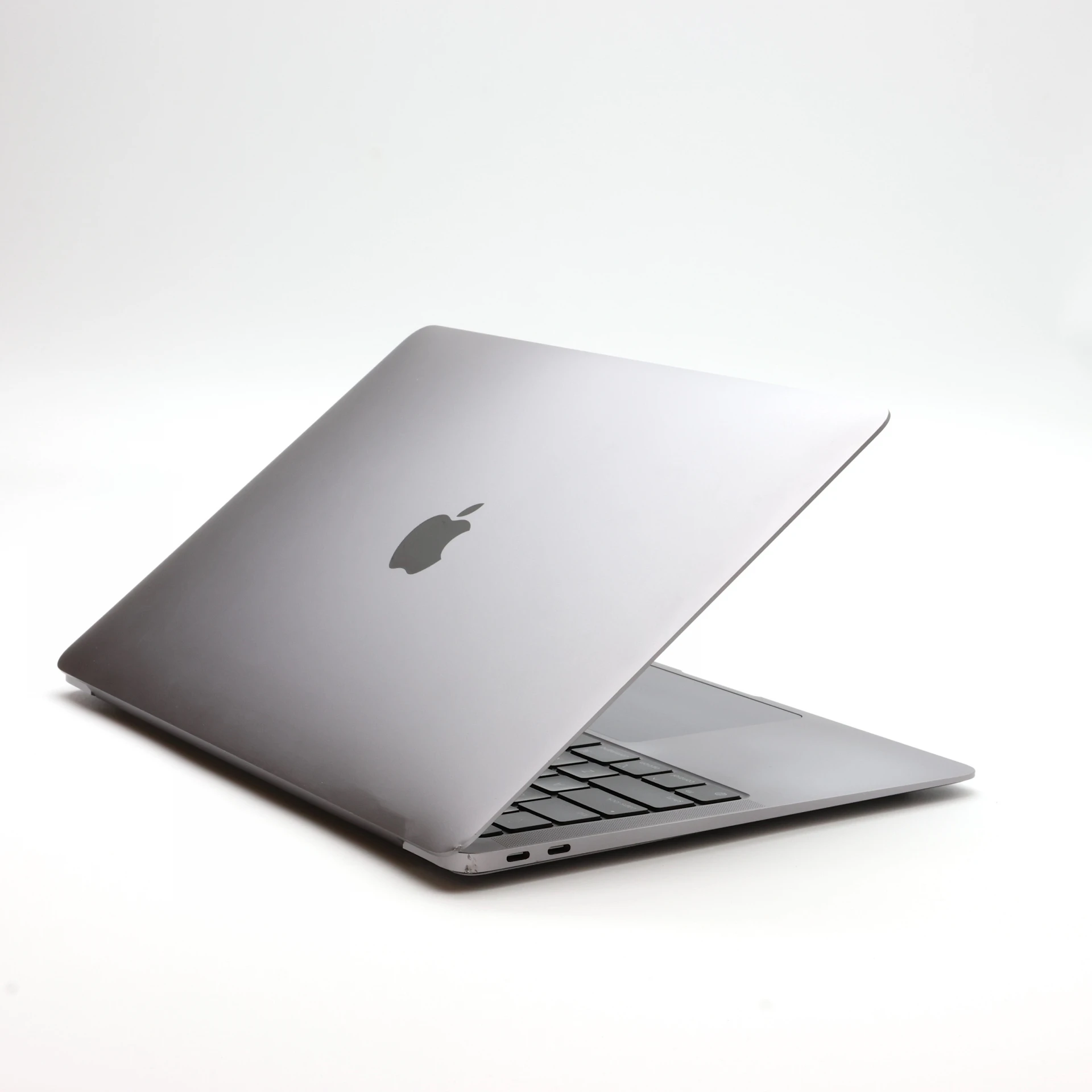 Apple MacBook Air 13″ 2020 M1 256 GB SSD 8 GB RAM Space Gray 86% USA Bill