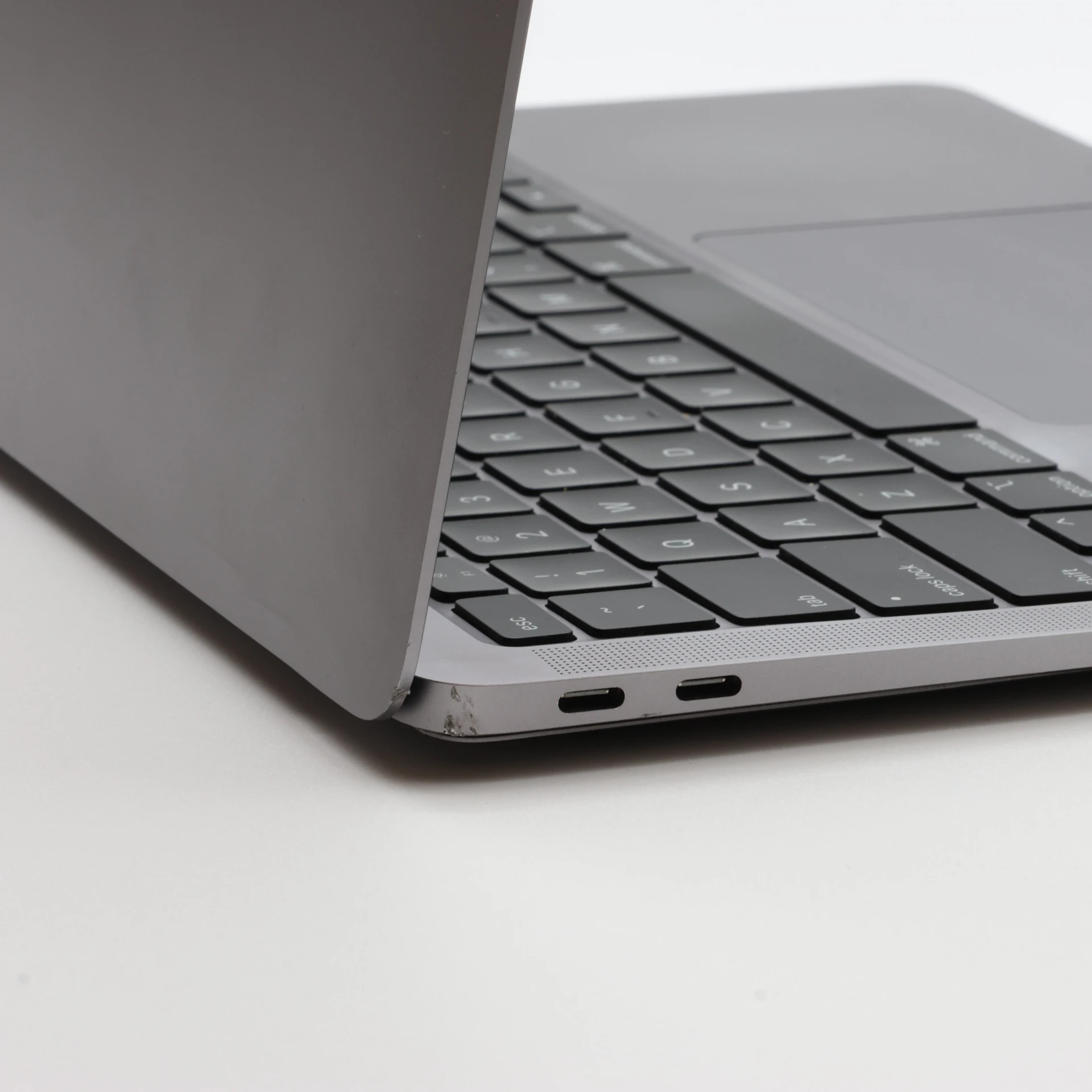 Apple MacBook Air 13″ 2020 M1 256 GB SSD 8 GB RAM Space Gray 86% USA Bill