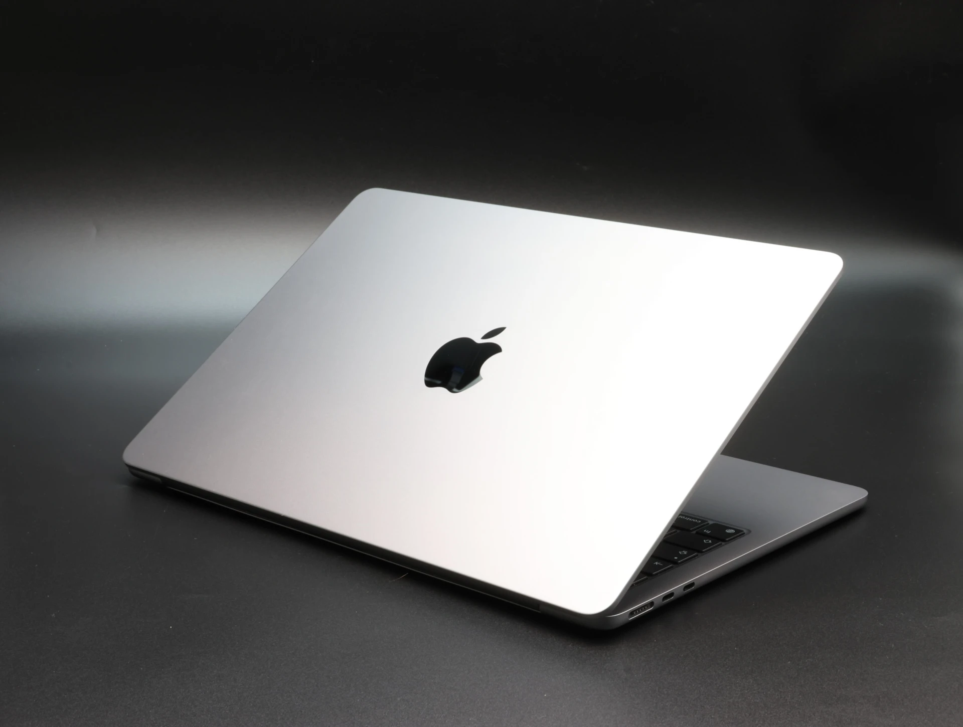 Apple MacBook Air 13″ 2022 M2 256 GB SSD 8 GB RAM Space Gray 87% EU Bill 