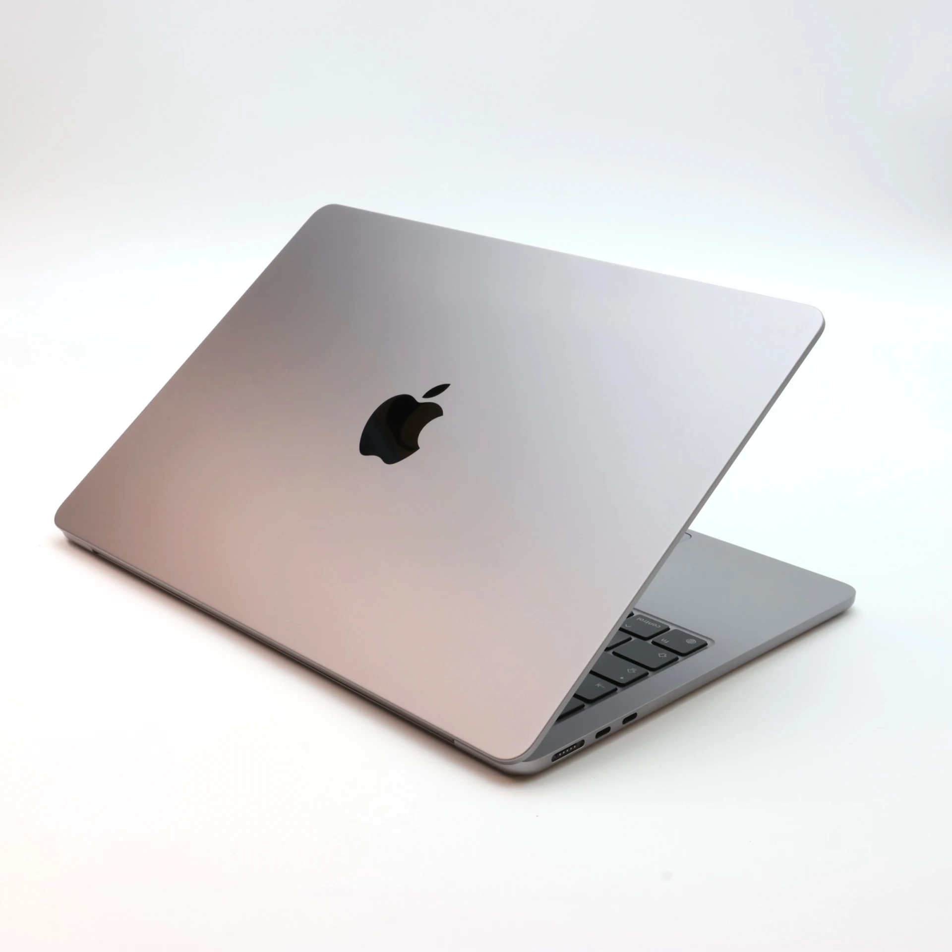 Apple MacBook Air 13″ 2022 M2 256 GB SSD 8 GB RAM Space Gray 87% EU Bill 