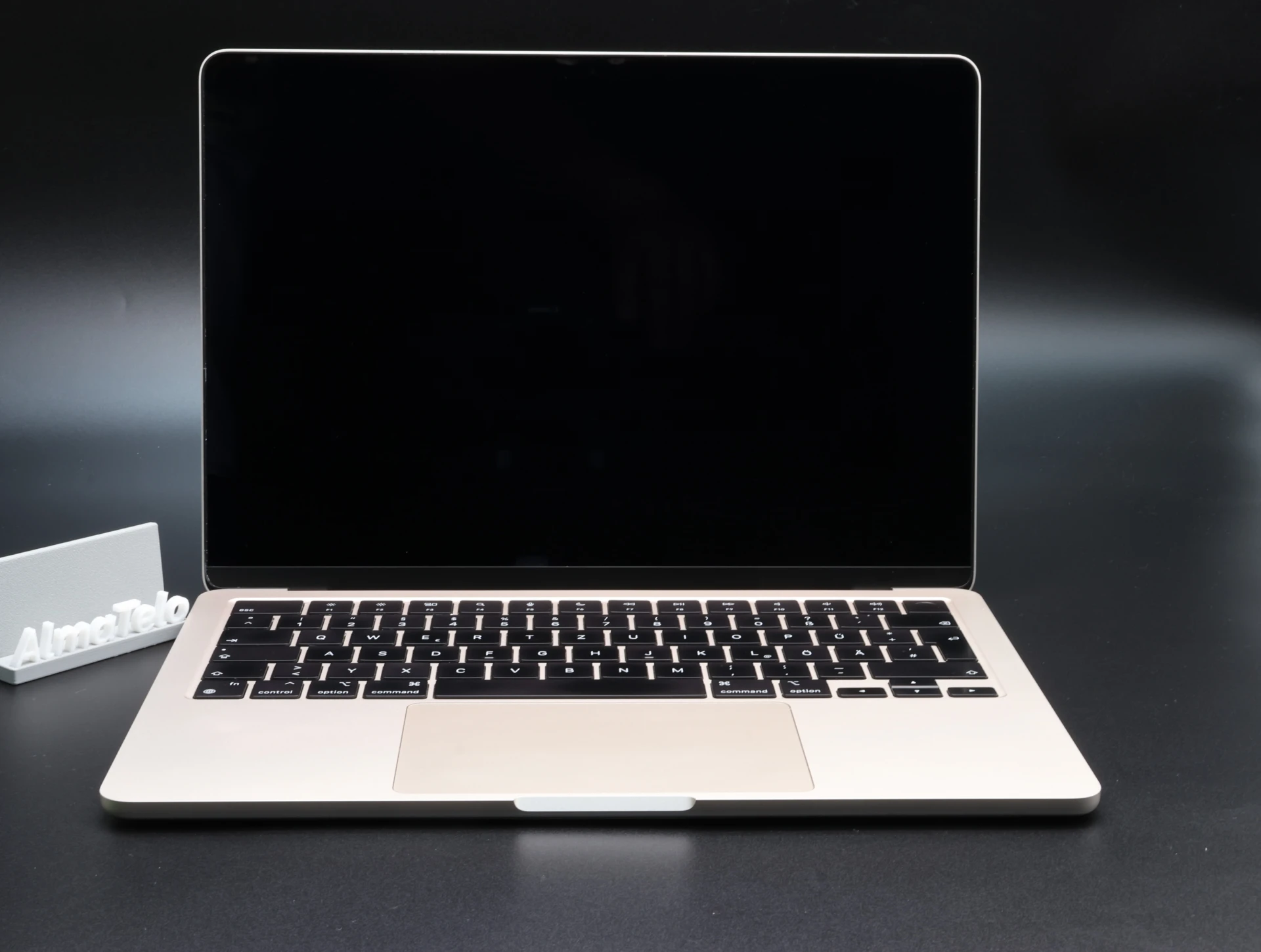 Apple MacBook Air 13″ 2022 256 GB Starlight 94 ciklus M2 
