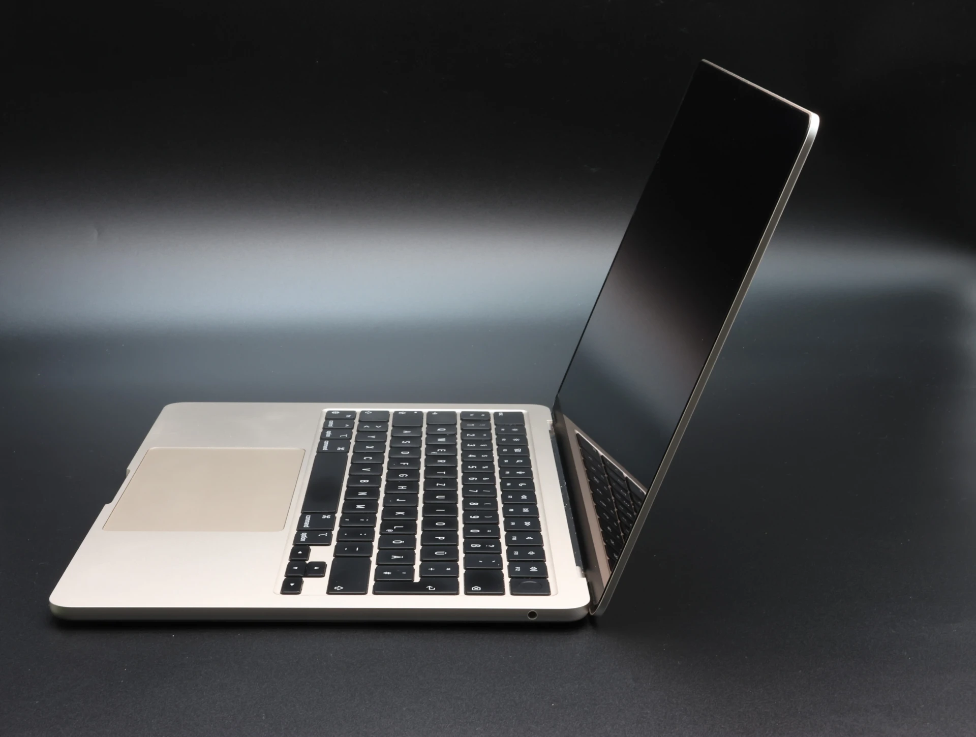 Apple MacBook Air 13″ 2022 256 GB Starlight 94 ciklus M2 