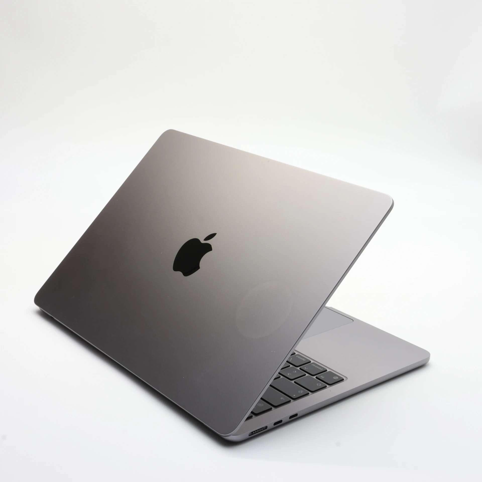 Apple MacBook Air M3 2024 13" 256 GB 8 GB RAM Space Gray 99% EU Bill 