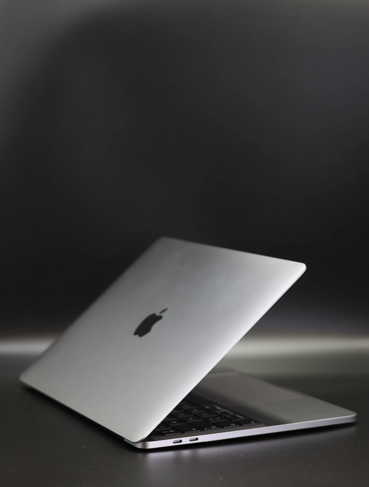 Apple MacBook Pro 13″ Touch Bar 2018 i7 256 GB SSD 16 GB RAM Space Gray 100% EU Bill