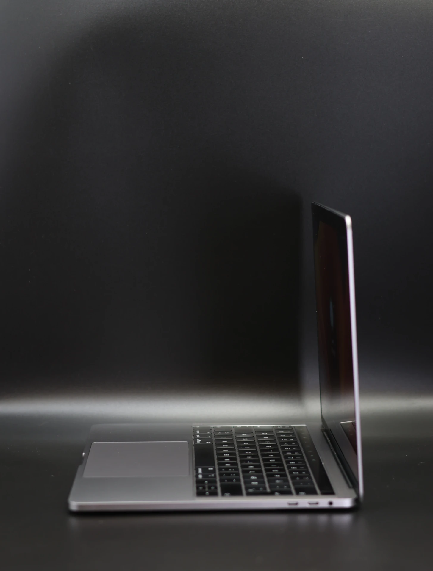 Apple MacBook Pro 13″ Touch Bar 2018 i7 256 GB SSD 16 GB RAM Space Gray 100% EU Bill